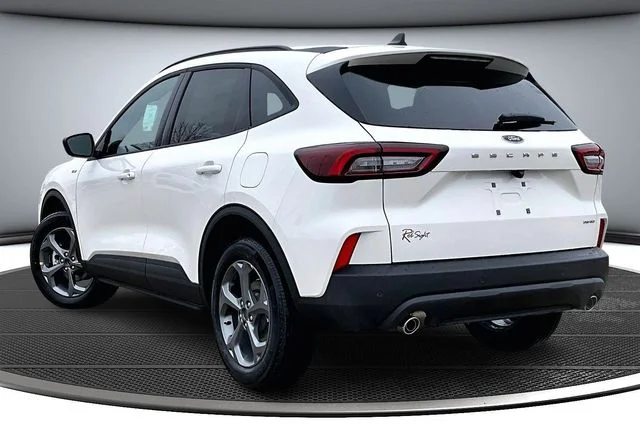 New 2026 Star White Metallic Tri-coat Ford ST-Line image 3