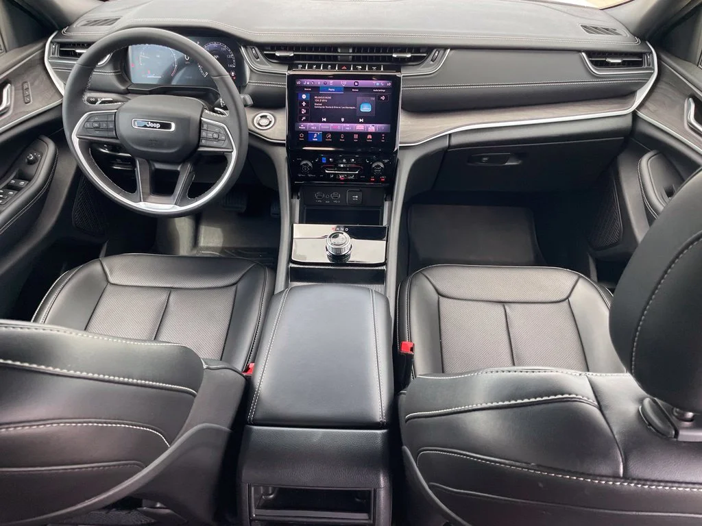 Used 2025 White Jeep Limited image 16