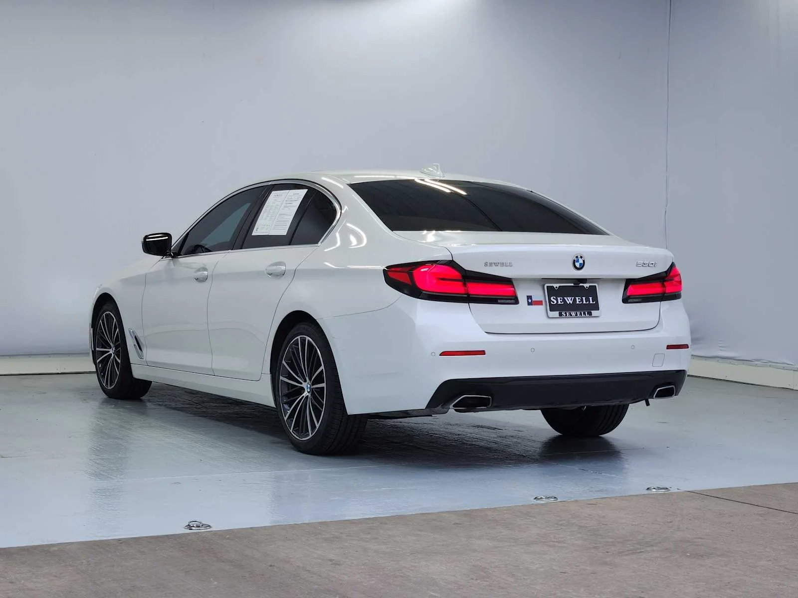 Certified Used 2023 Mineral White Metallic BMW 530i image 3