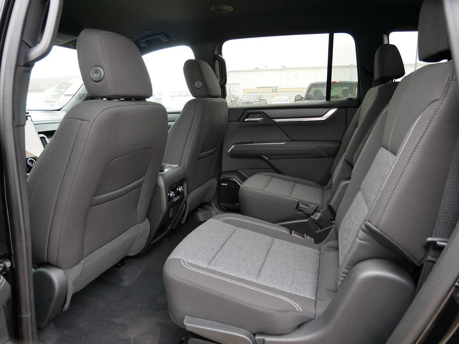 2026 GMC Acadia Elevation - Photo 11