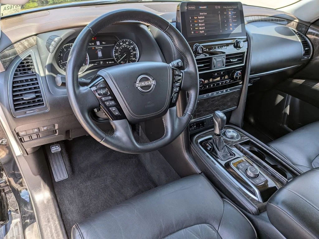 Used 2022 Black Nissan Platinum image 10