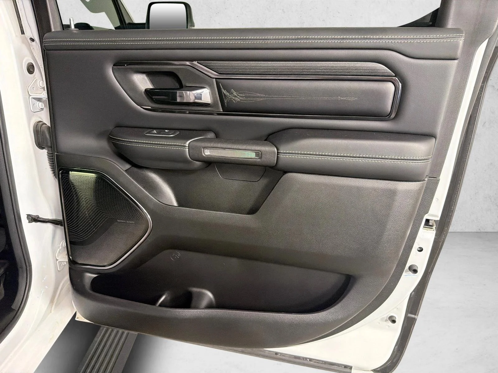 Used 2023 White Ram Limited image 17