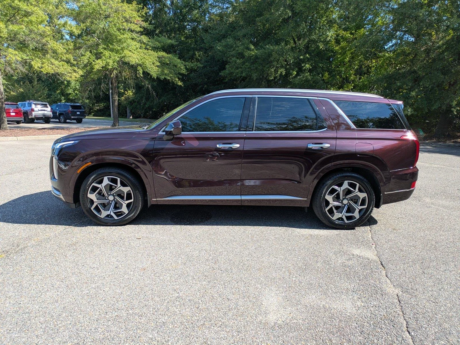 Used 2022 Sierra Burgundy Hyundai Calligraphy image 7