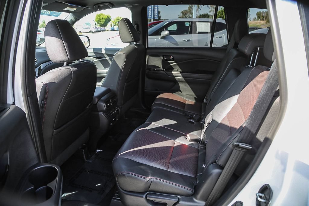Certified Used 2025 Platinum White Pearl Honda AWD BLACK EDITION image 48