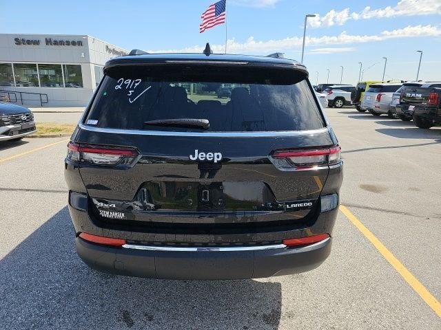 New 2026 Diamond Black Crystal Pearlcoat Jeep Laredo X image 4