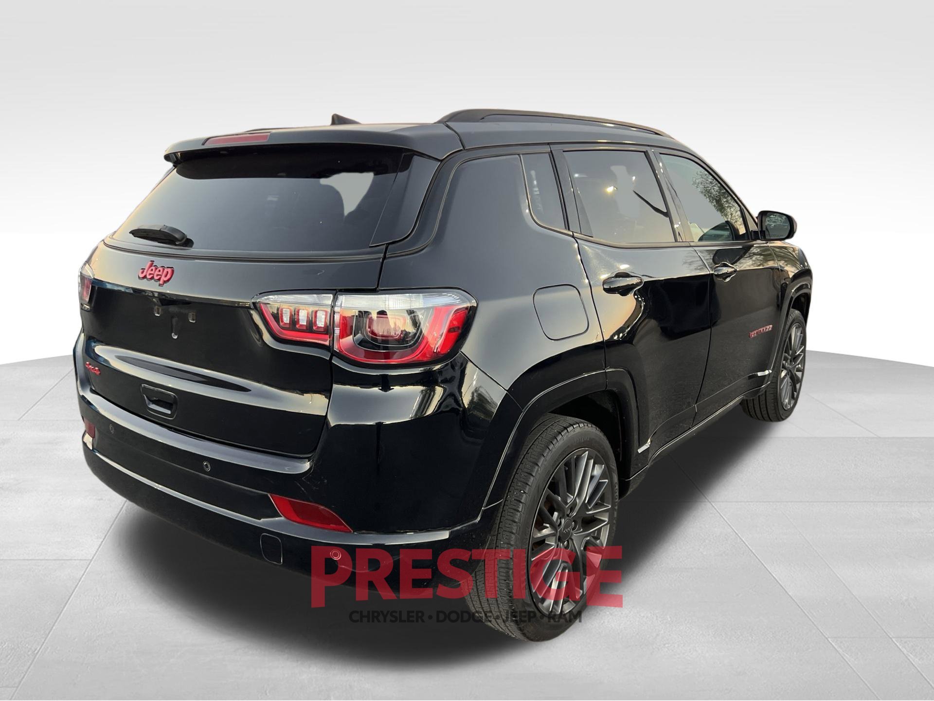 2023 Jeep Compass (RED) Edition - Photo 9