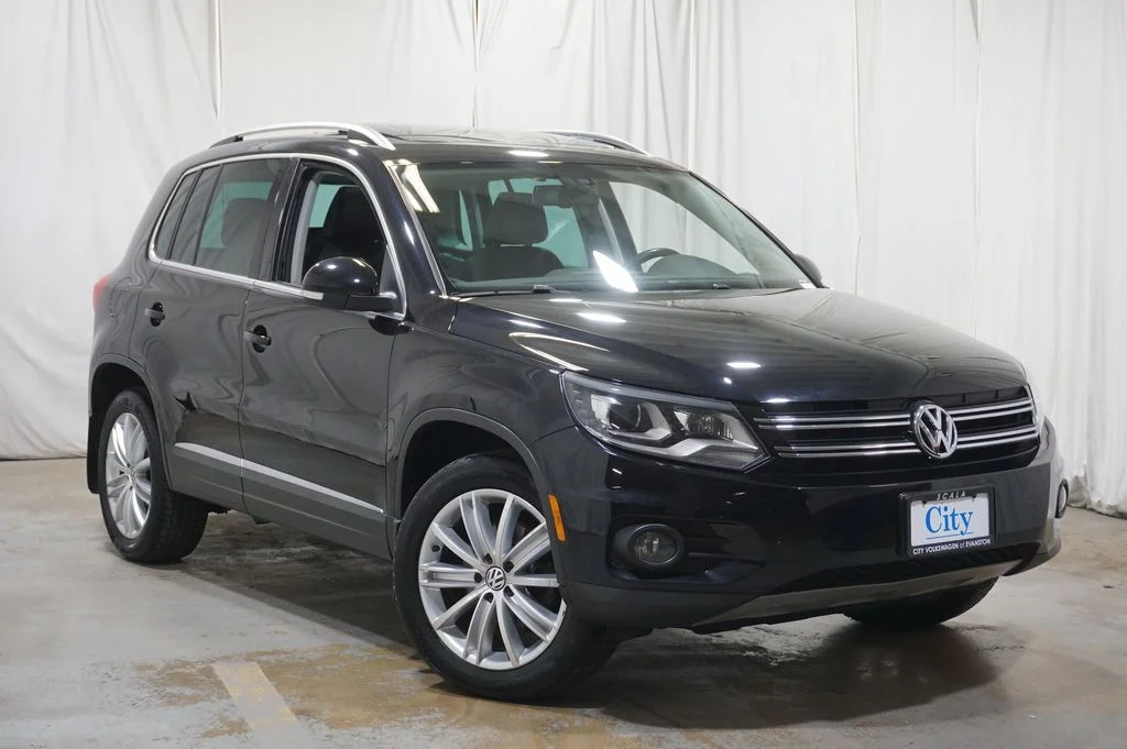 Used 2016 Deep Black Pearl Volkswagen SE image 5