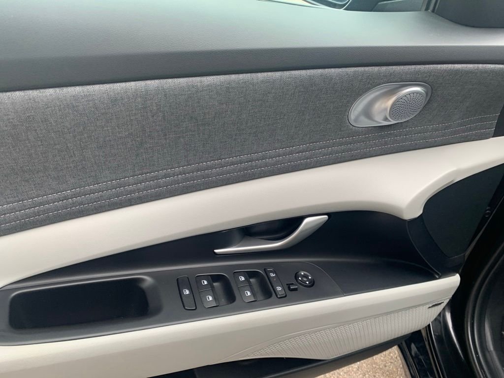 2024 Hyundai Elantra Limited - Photo 10