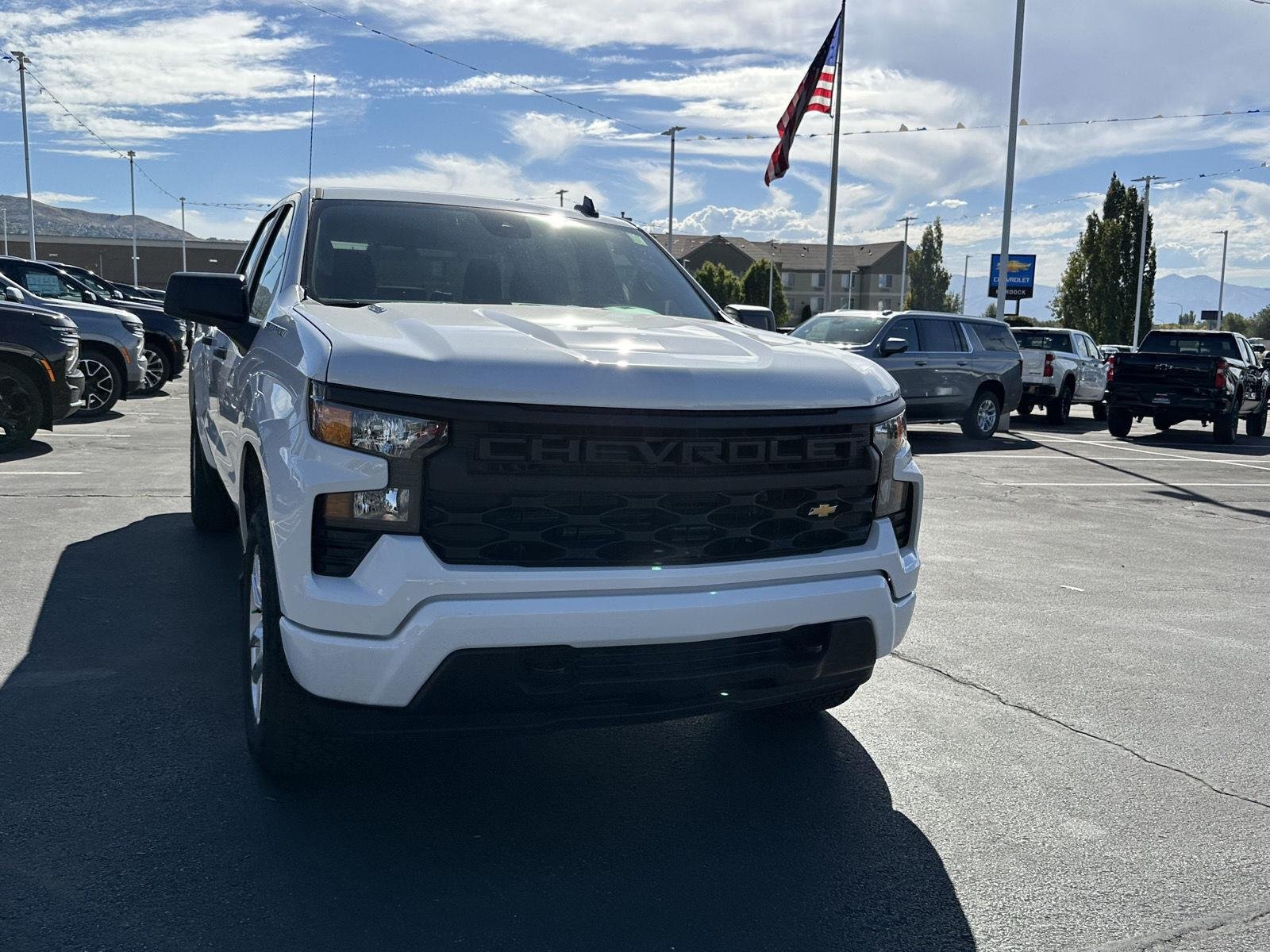New 2026 Summit White Chevrolet Custom image 5