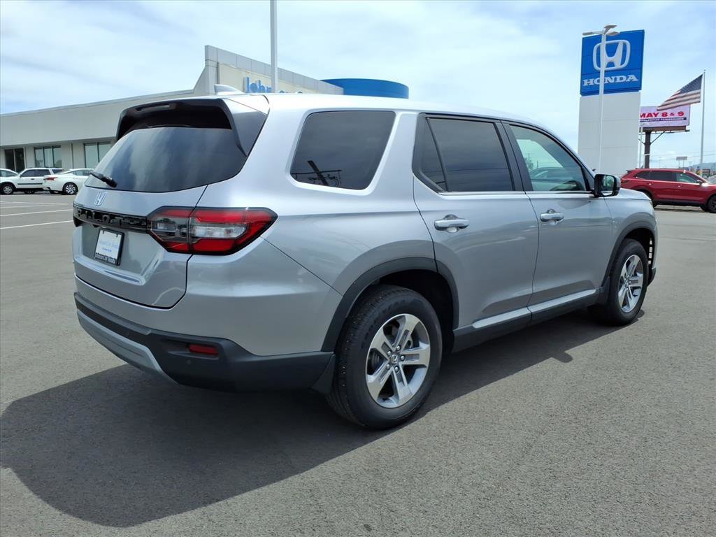 Certified Used 2025 Lunar Silver Metallic Honda AWD EX-L image 40