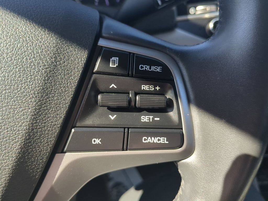 Used 2017 Electric Blue Metallic Hyundai Limited image 25
