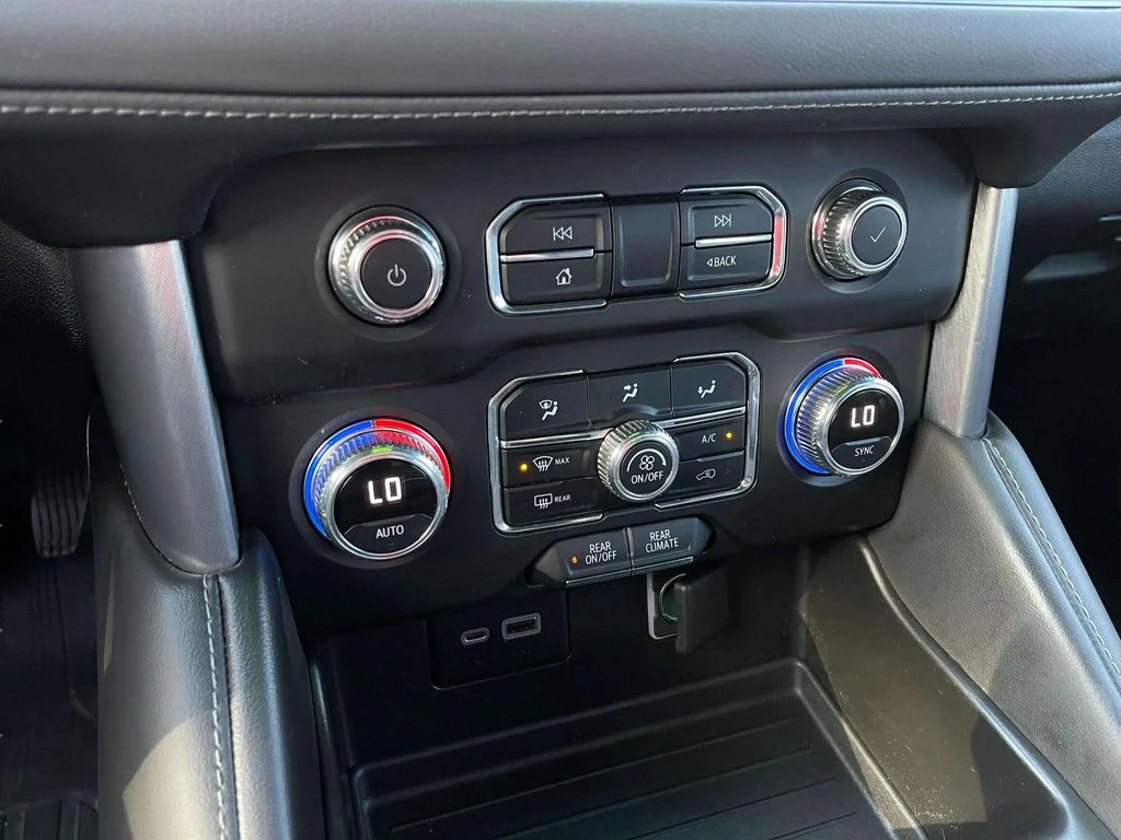 Used 2022 Onyx Black GMC SLE image 13