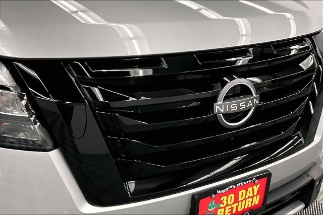 New 2025 Brilliant Silver Metallic Nissan Platinum image 15
