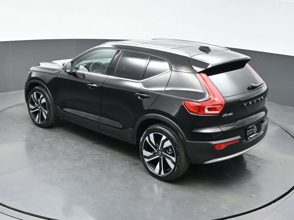 Certified Used 2025 Onyx Black Volvo Plus image 39