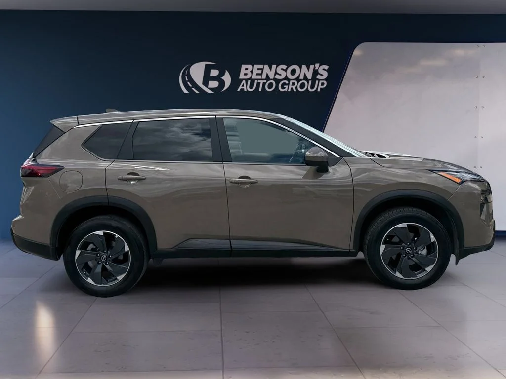 Used 2025 Beige/tan Nissan SV image 6