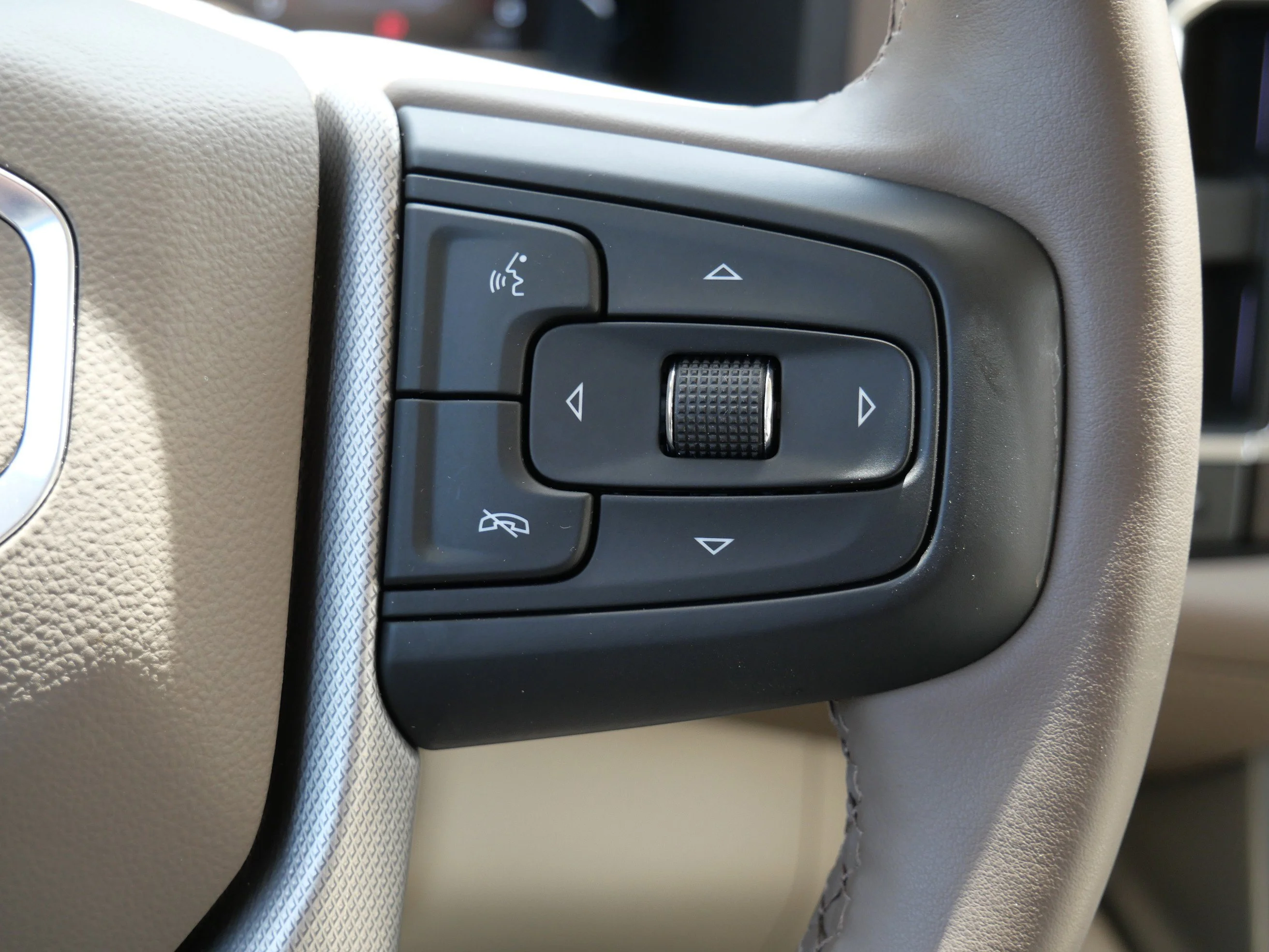 2024 GMC Yukon XL Denali - Photo 23