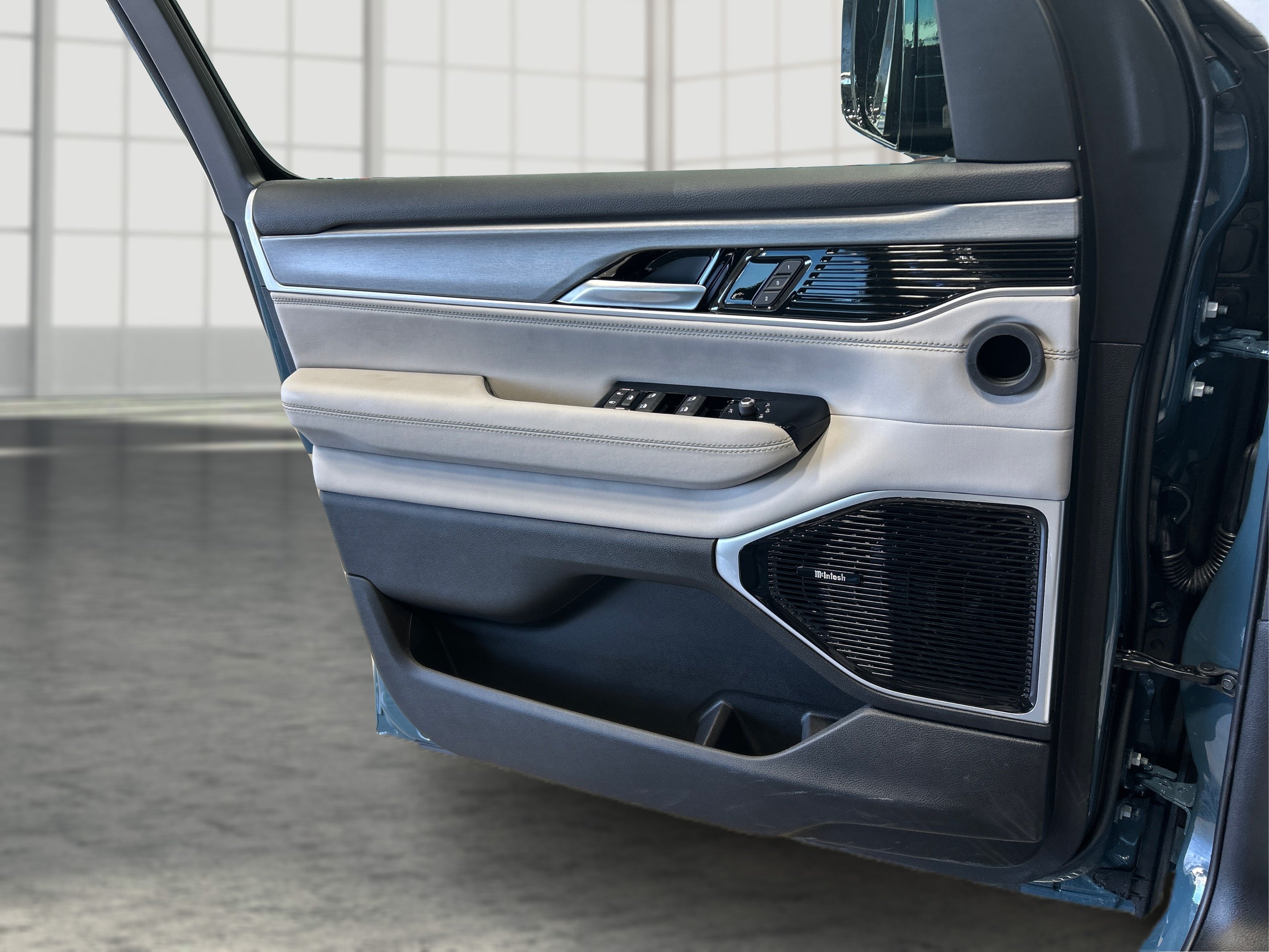 New 2026 Steel Blue Exterior Paint Jeep Limited Reserve image 19