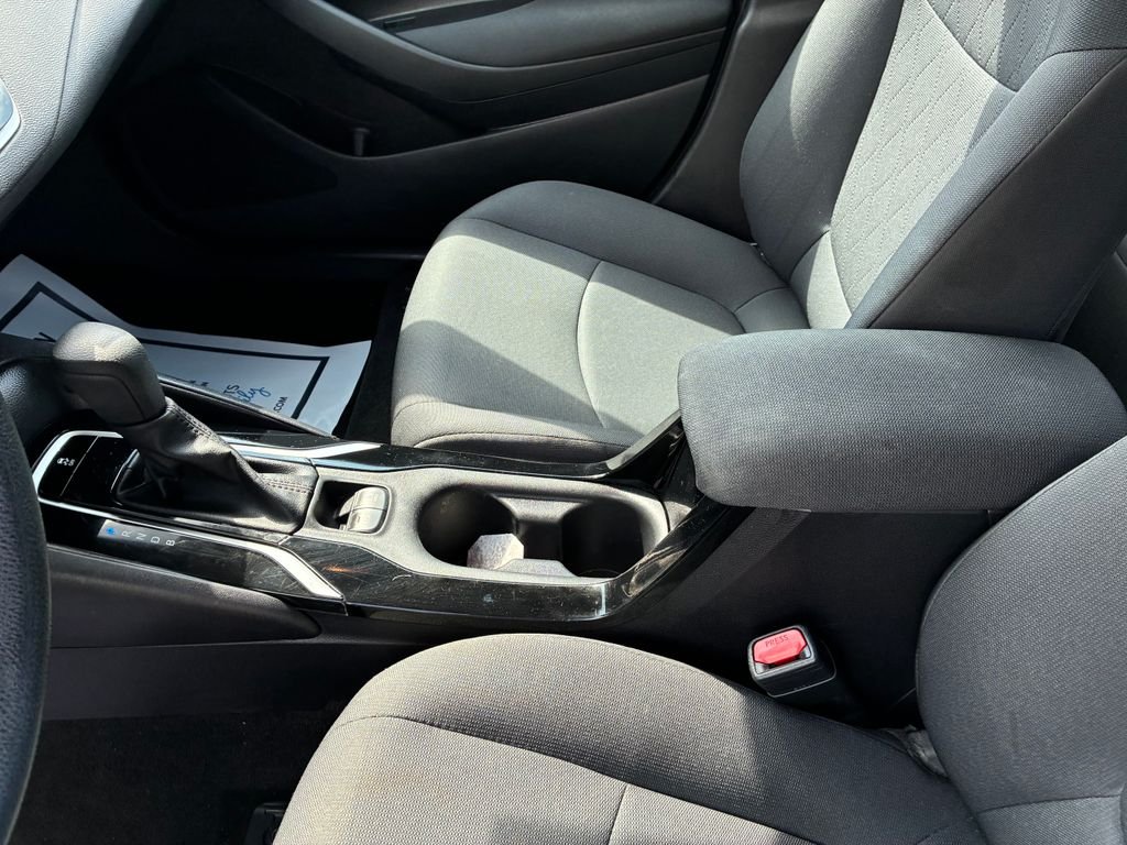 2022 Toyota Corolla LE - Photo 16