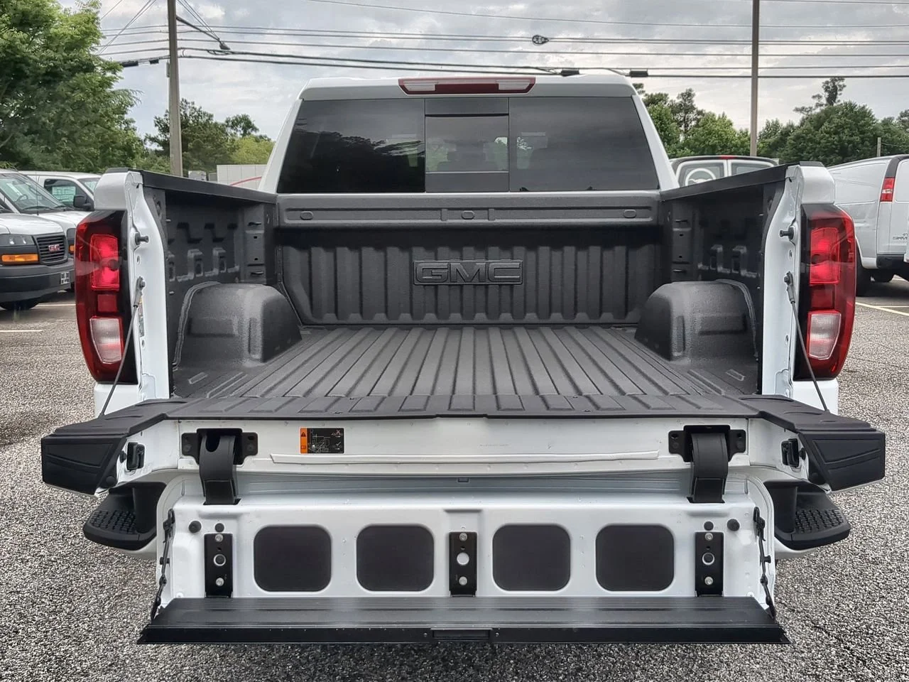 New 2026 Summit White GMC Elevation image 27