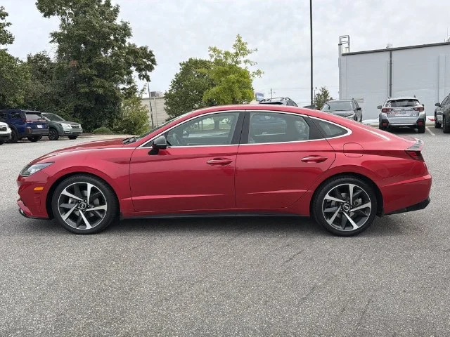 Used 2021 Red Hyundai SEL Plus image 10