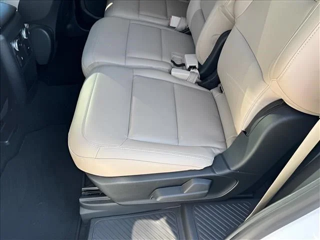 Used 2020 White Ford XLT image 9