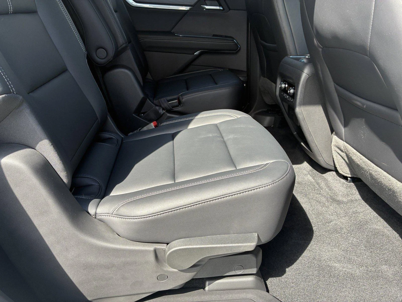 New 2026 Summit White GMC Elevation image 10