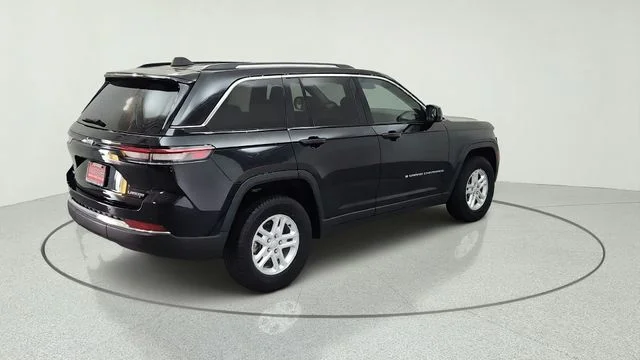 Used 2023 Black Jeep Laredo image 49
