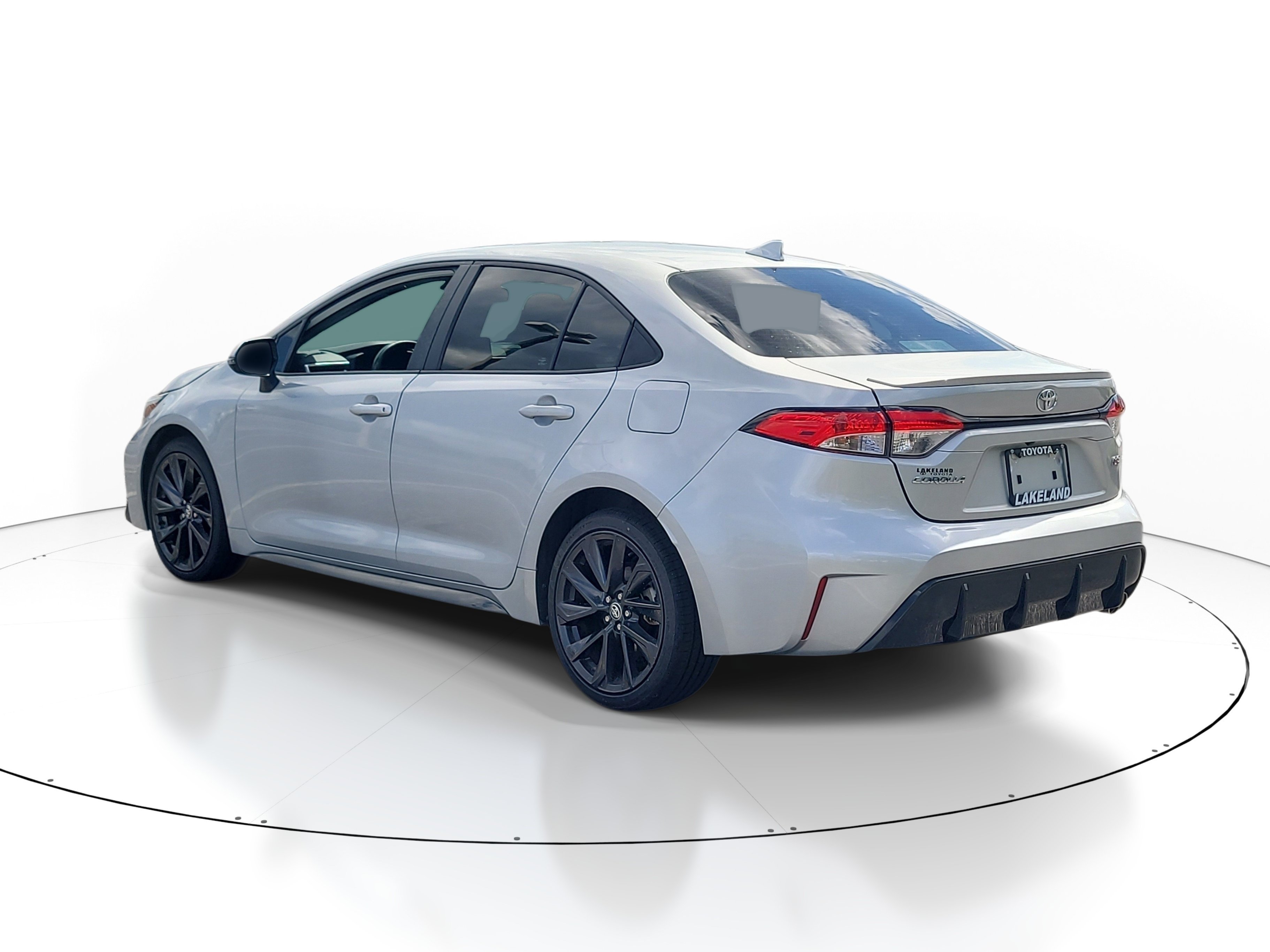 Used 2023 Classic Silver Metallic Toyota SE image 4