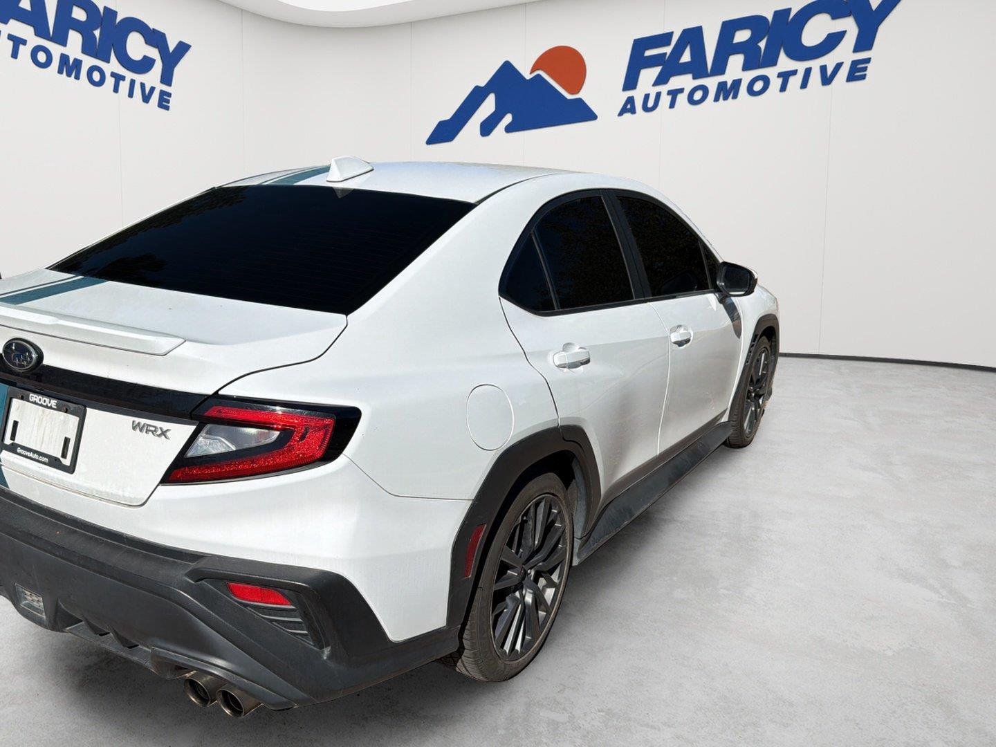 Used 2022 Ceramic White Subaru Premium image 6