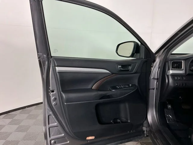 Used 2017 Gray Toyota LE Plus image 12