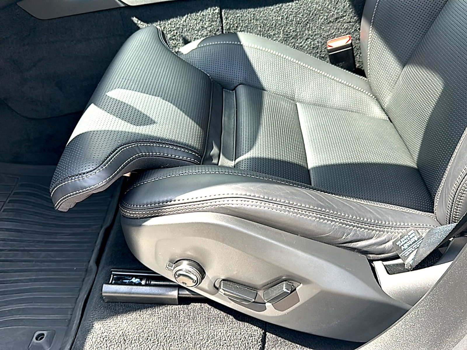 2026 Volvo XC90 Ultra - Photo 12