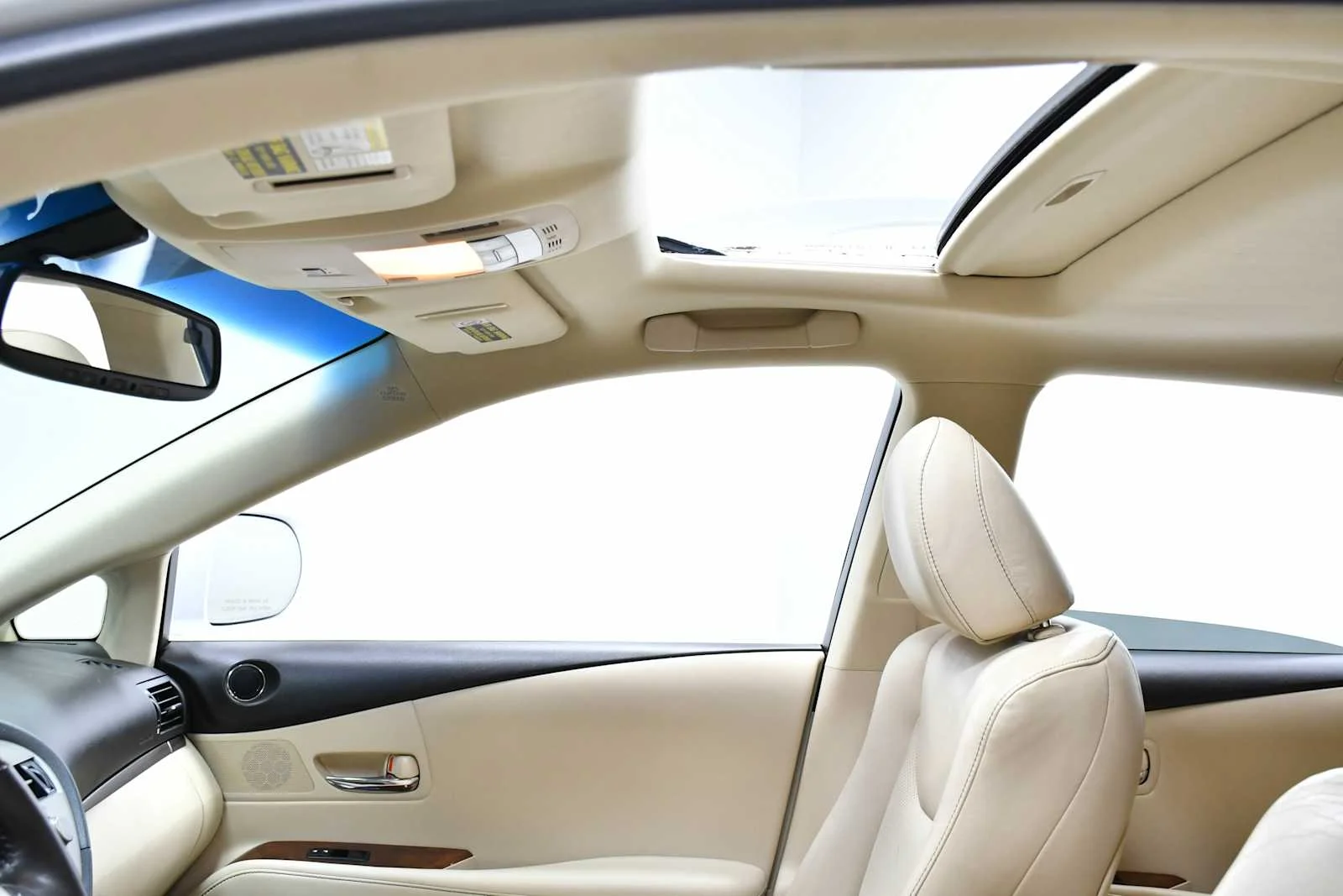 Used 2013 Starfire Pearl Lexus  image 11