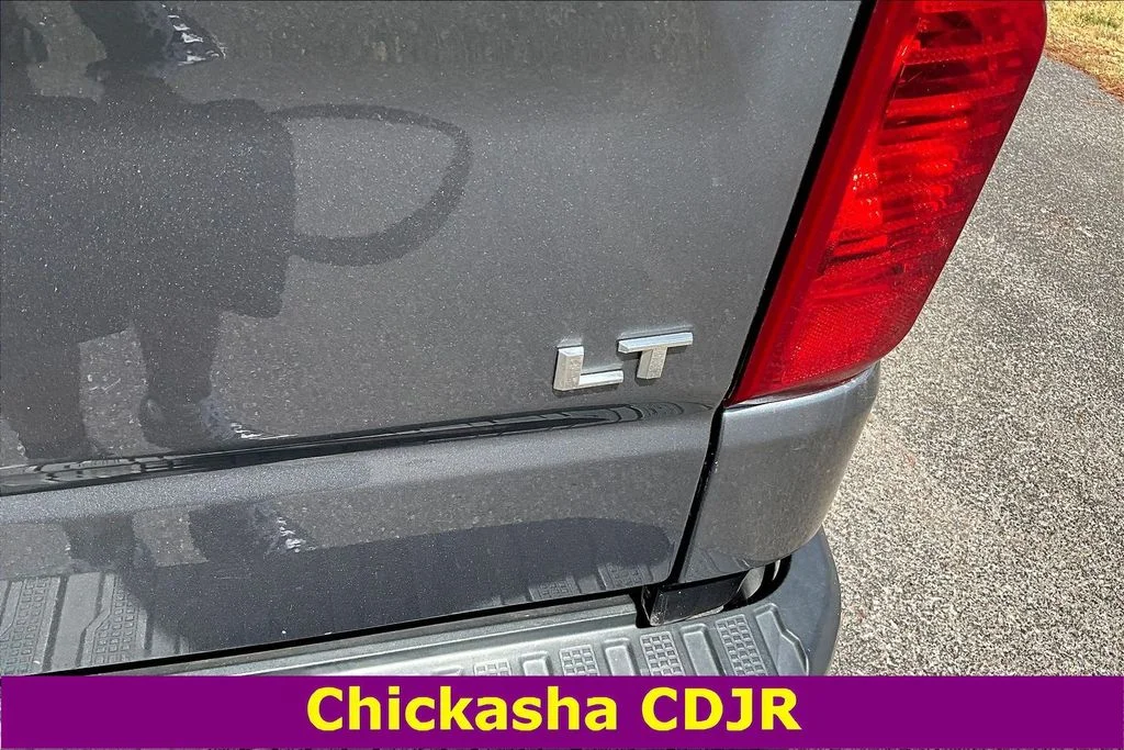Used 2020 Gray Chevrolet LT image 24