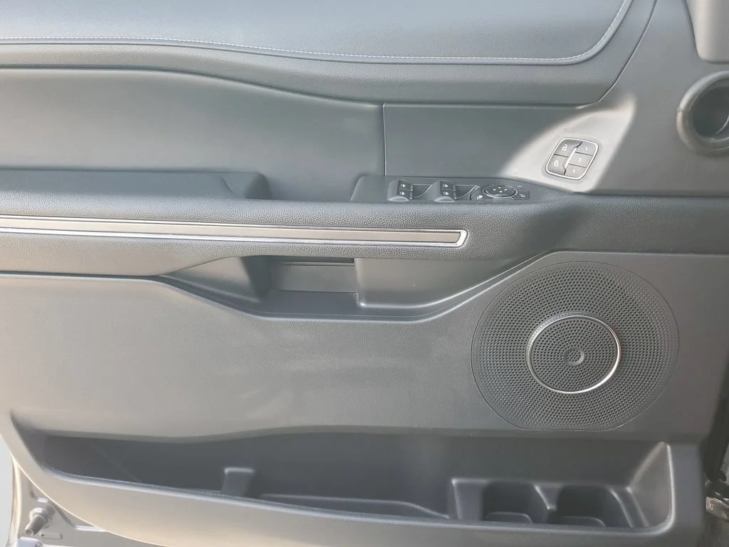 Used 2022 Gray Ford XLT image 19