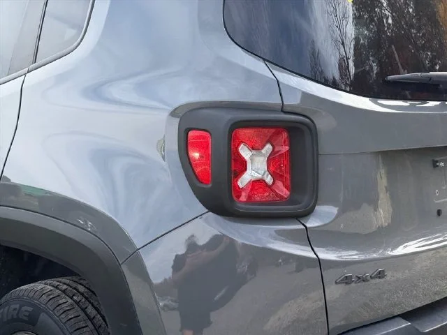 Used 2021 Gray Jeep Trailhawk image 10