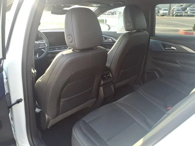 Used 2024 Summit White Chevrolet 2LT image 13