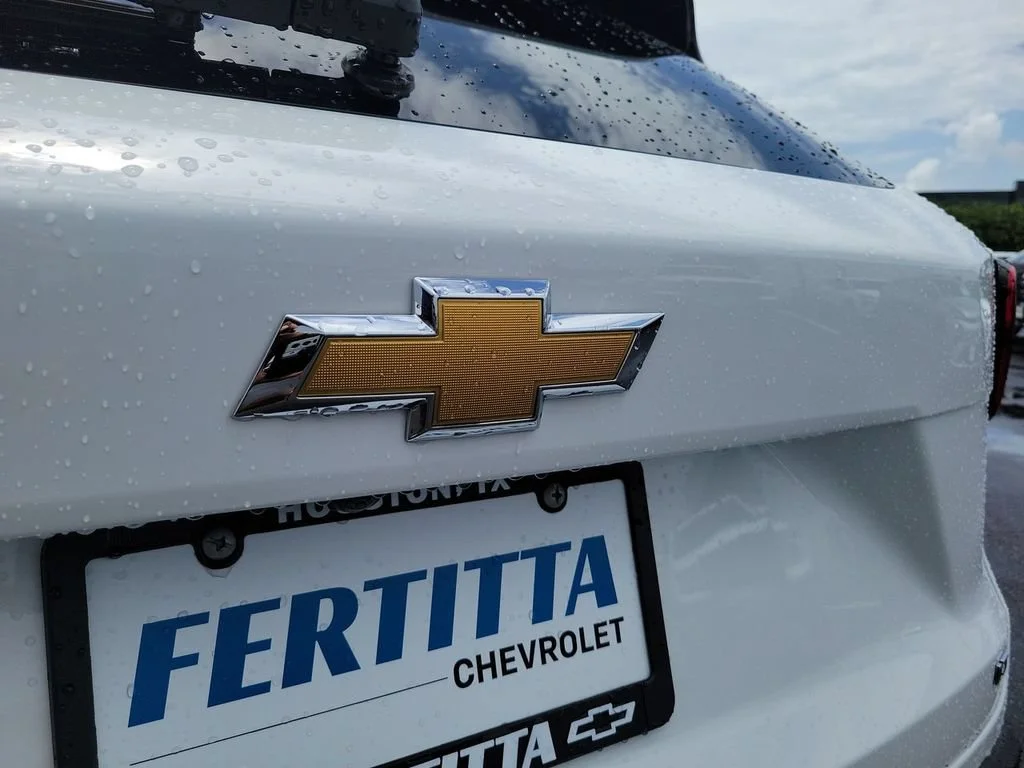 New 2026 Summit White Chevrolet LT image 30