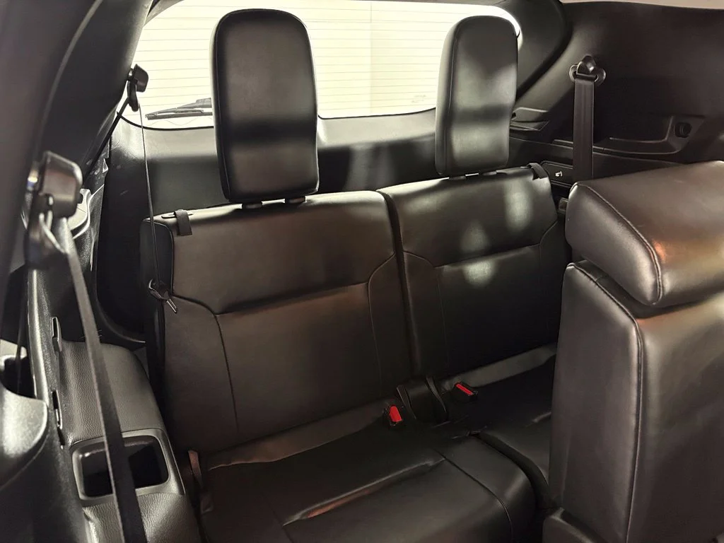 Used 2024 Silver Mitsubishi  image 36