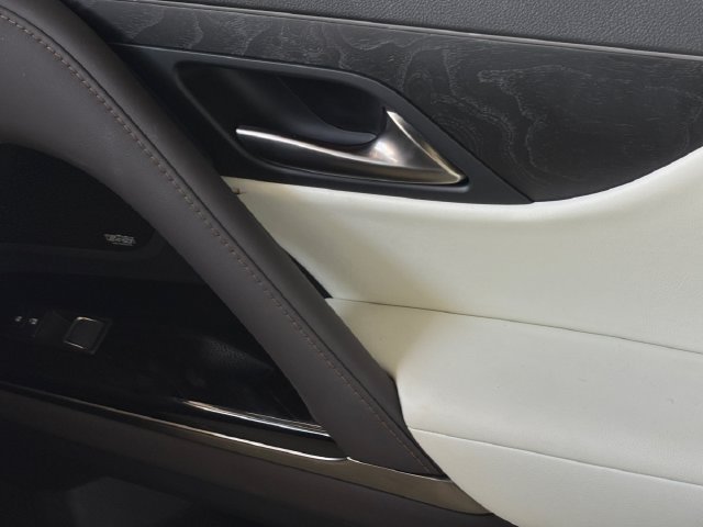 Used 2024 Silver Lexus 600 Luxury image 25