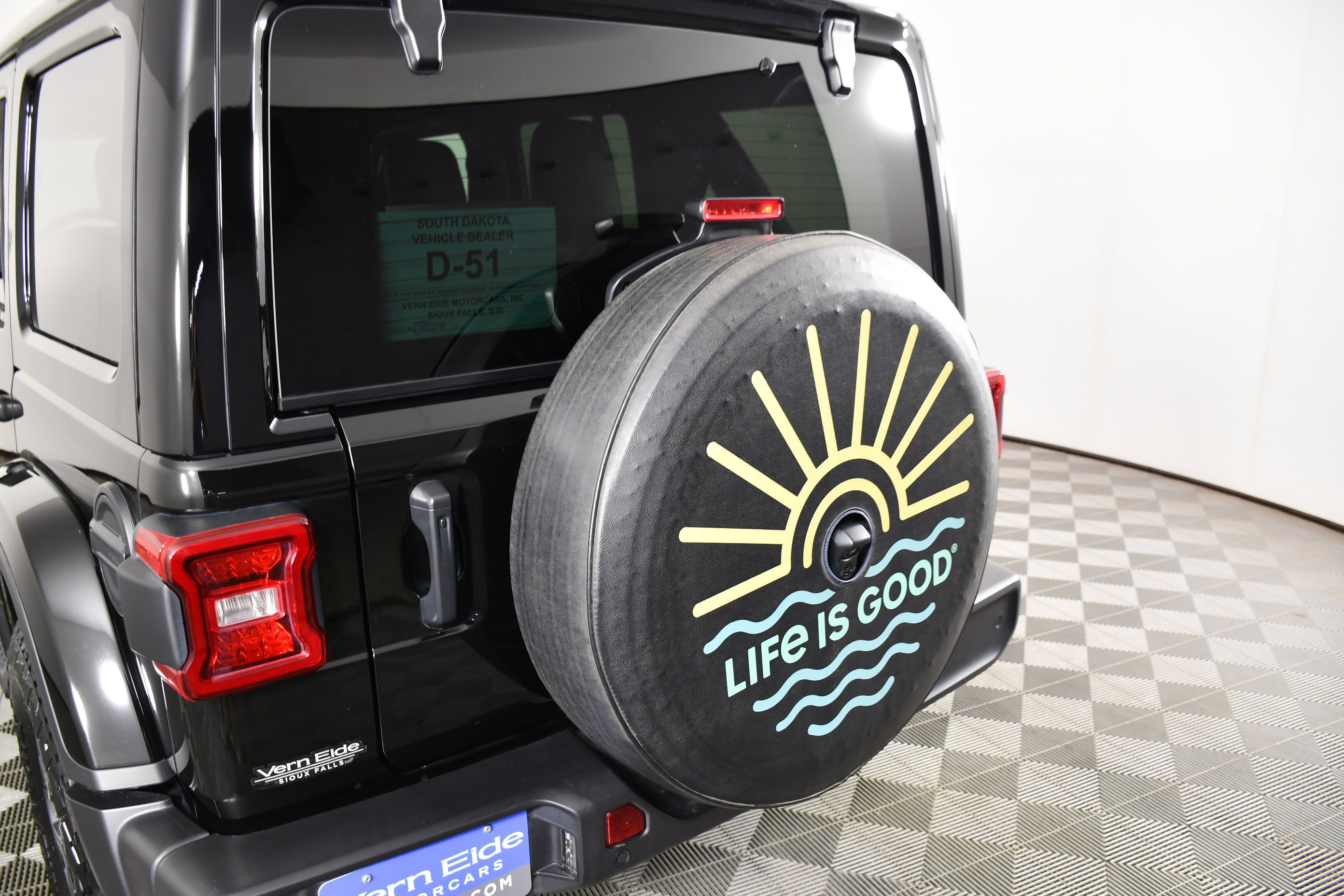 Used 2024 Black Clearcoat Jeep Sahara image 15