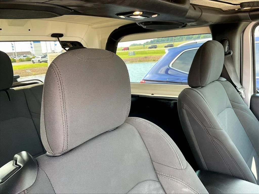Used 2019 Silver Jeep Sport S image 23