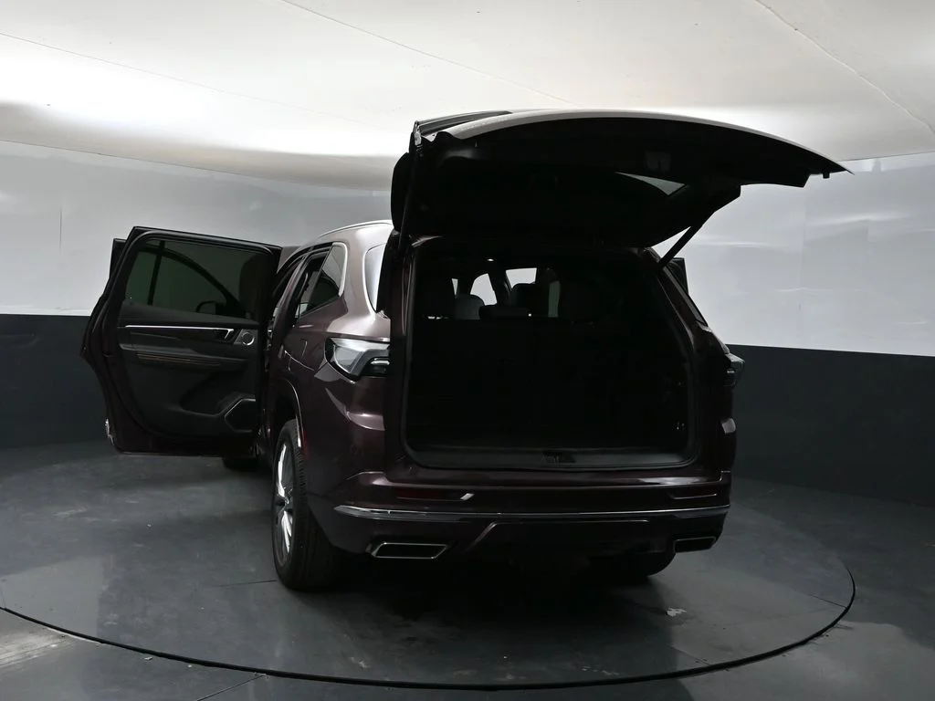 Certified Used 2026 Purple Buick Avenir image 44