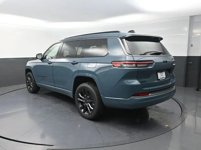 New 2026 Steel Blue Exterior Paint Jeep Limited Reserve image 7