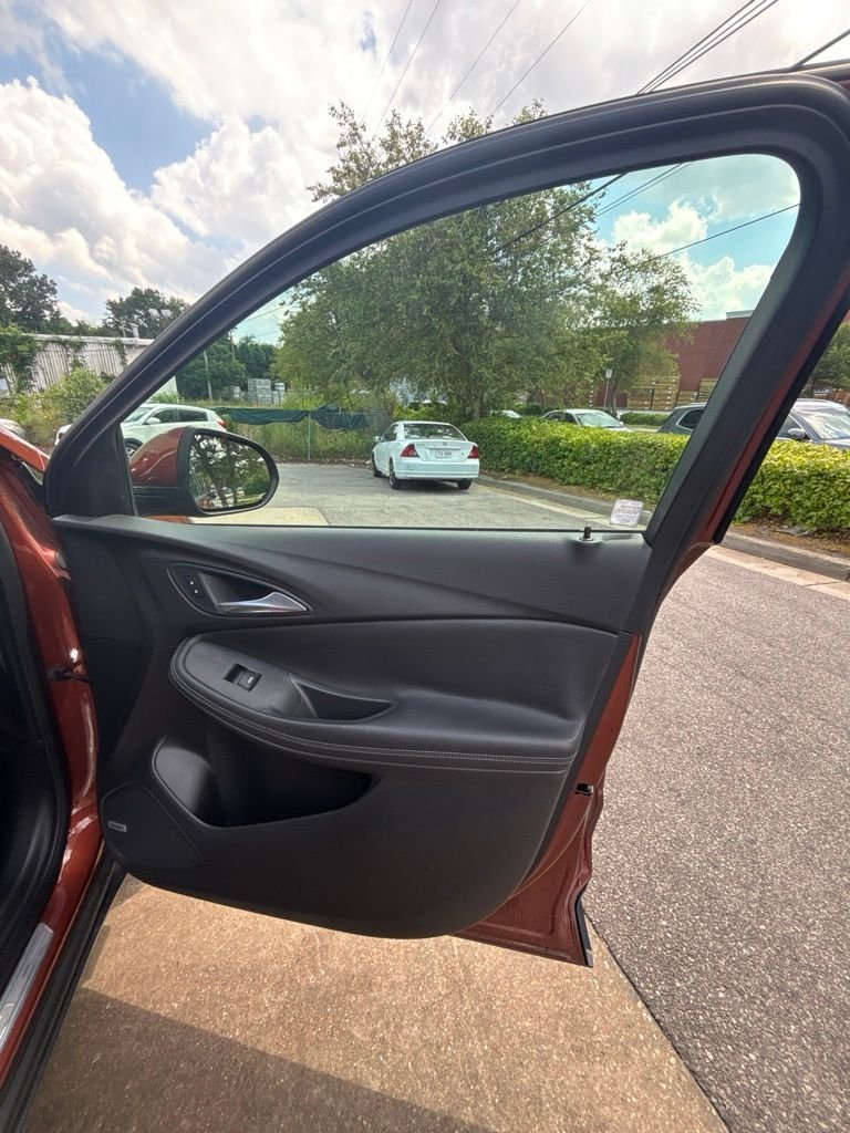 Used 2020 Brown Buick Essence image 23