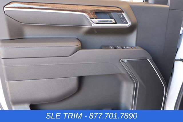 New 2026 Summit White GMC SLE image 13