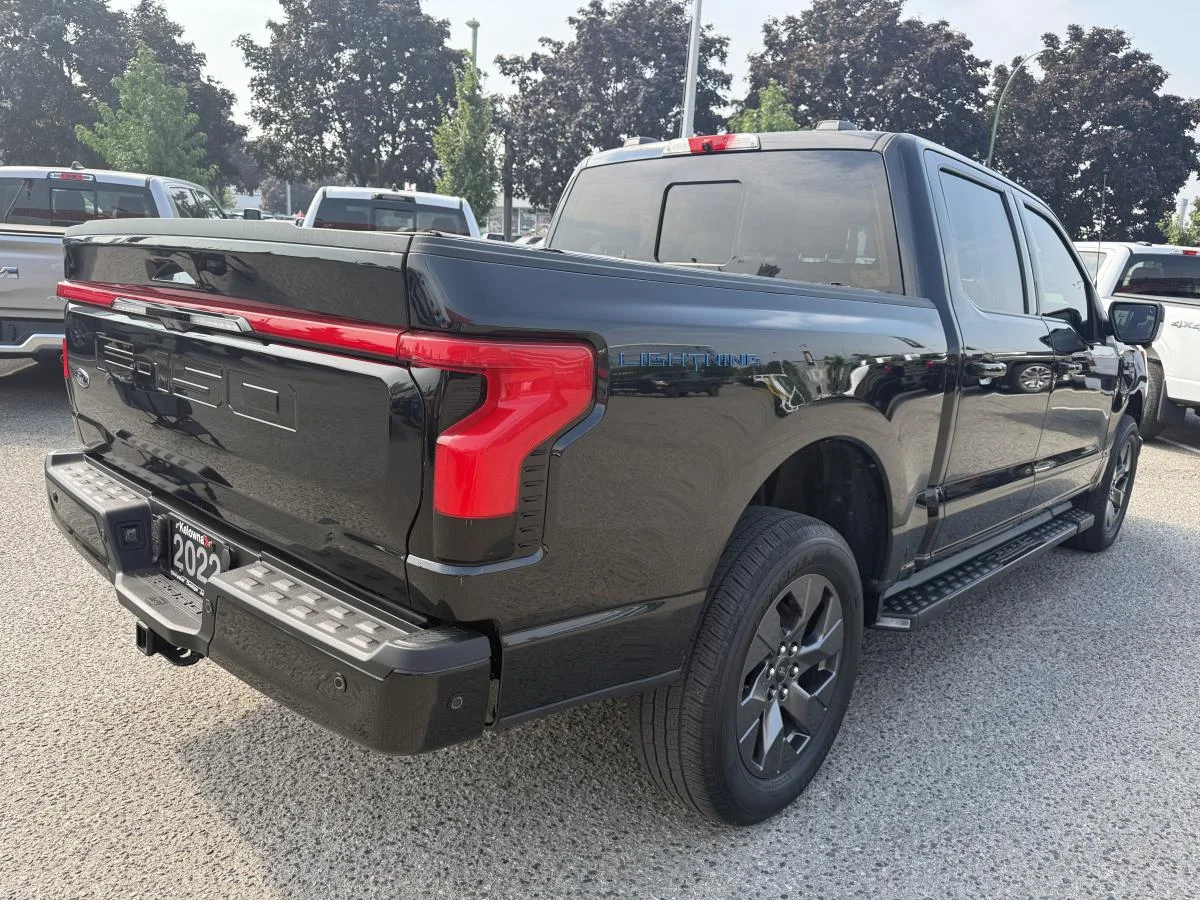 Used 2022 Black Ford Lariat image 6