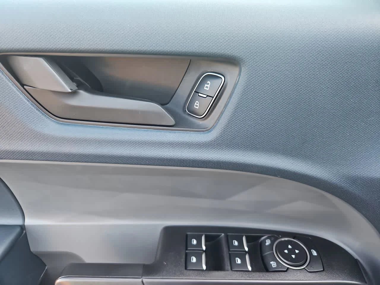 2025 Ford Maverick XLT - Photo 11