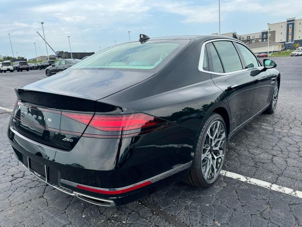 New 2026 Maui Black Genesis 3.5T E-SC MHEV image 3