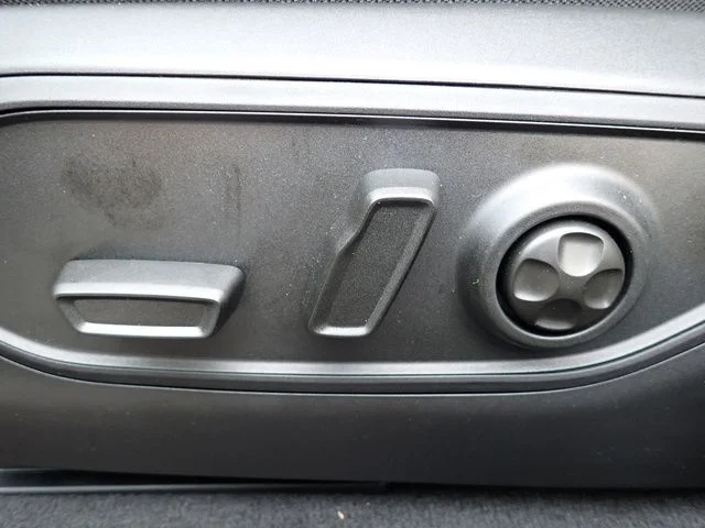 New 2025 Silver Jeep Limited image 17