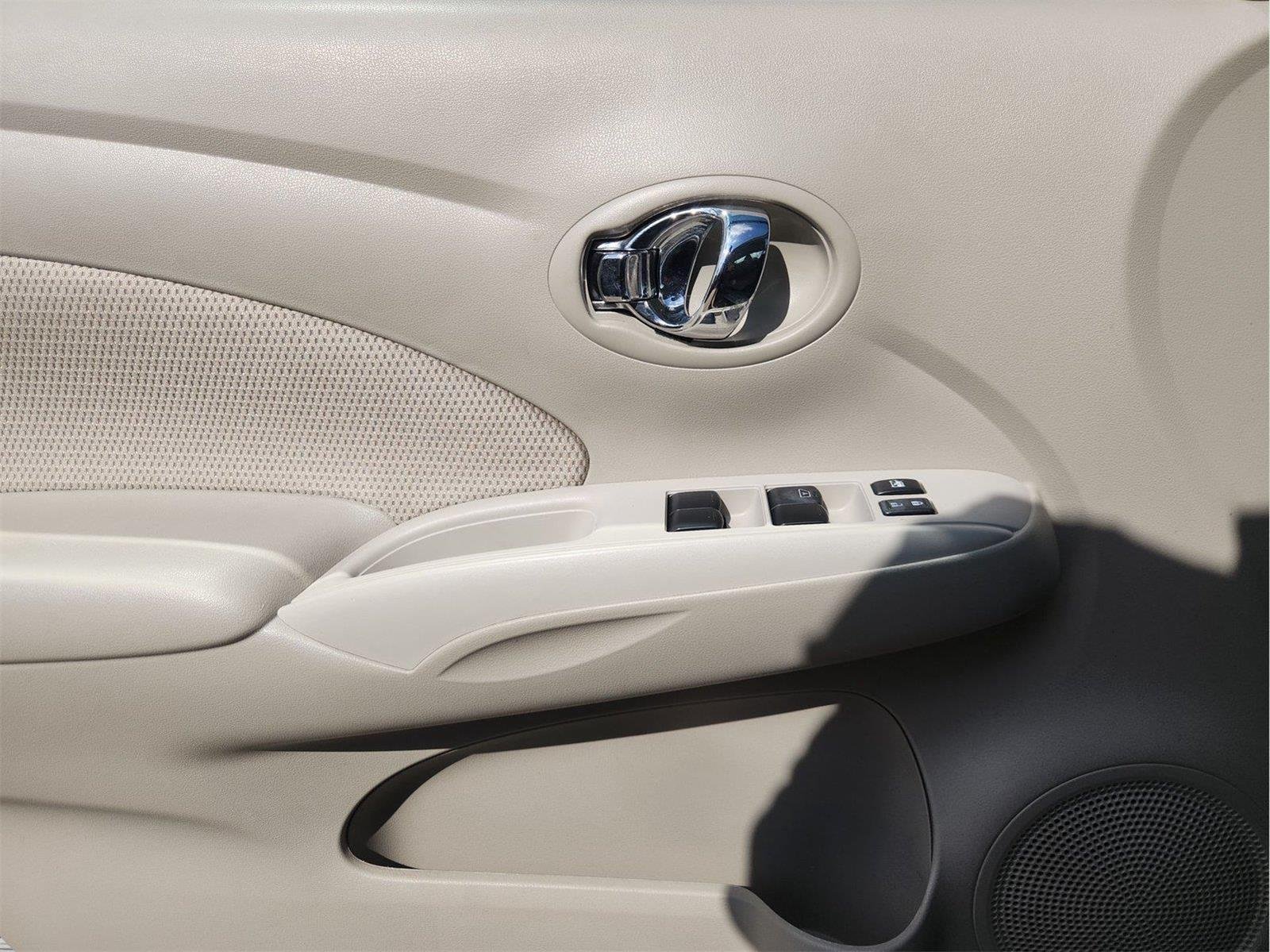 2014 Nissan Versa Sedan SV - Photo 16